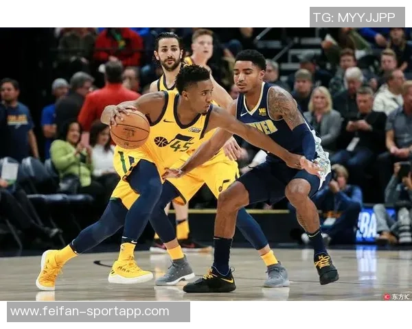 多诺万米切尔半场表现低迷9投仅3中三分球命中率不佳仅得9分4助